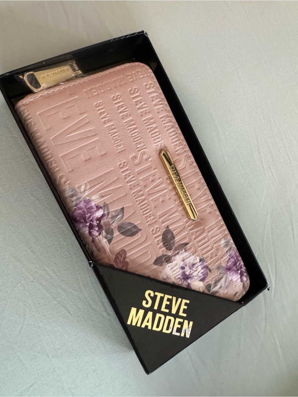 Steve Madden Black and Gold Branded Shoe Box